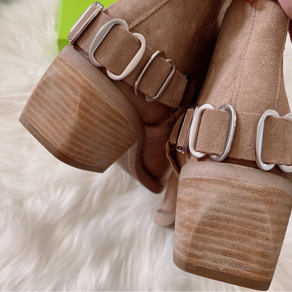 Sam Eldemen Bellamie Block Heel Bootie - Picture 7 of 16